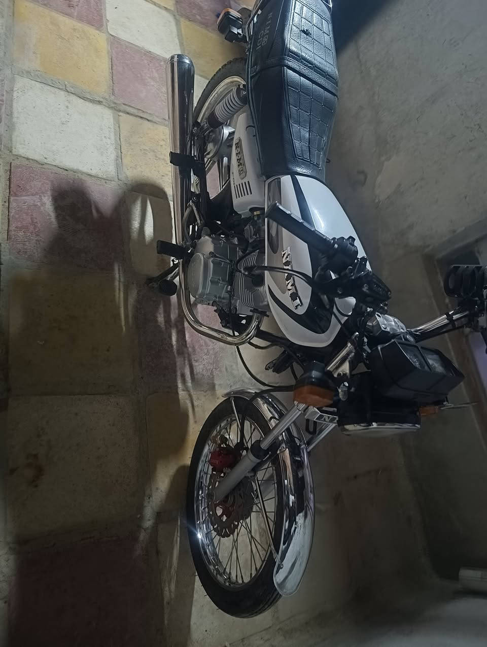 السلام عليكم رقم وسنويه دراجه 4كير موديل 23مامفتوحه دراجه نضيفه  بس الكير تعبان مكاني نجف كوفه السعر مليون وبيه مجال ***********
