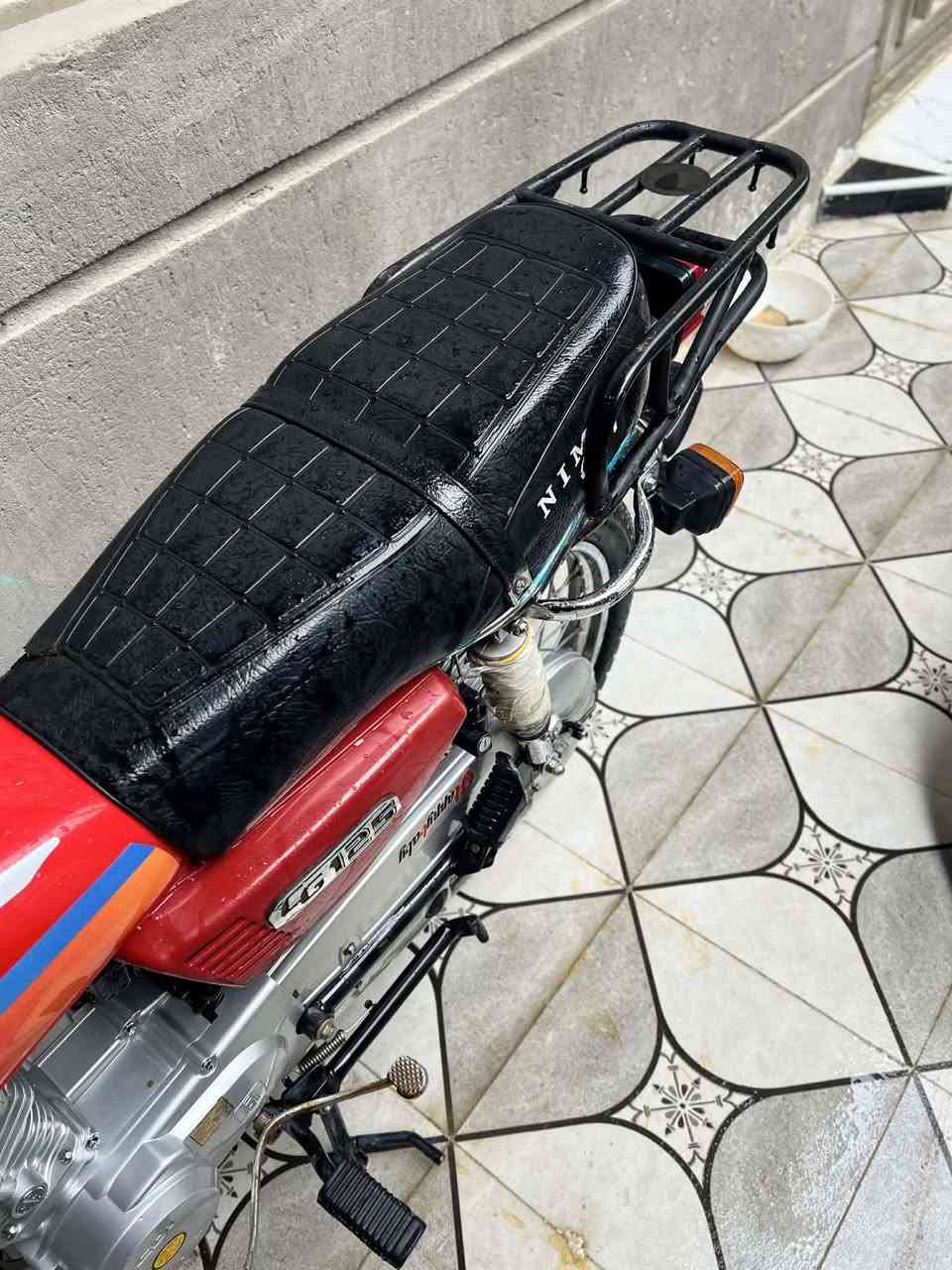 سلام عليكم دراجه للبيع موديل 25برغي مامفتوح اوراق سكنر دراجه مفوله ٦٥٠وبي مجال مكان كربلاء رقم ***********
