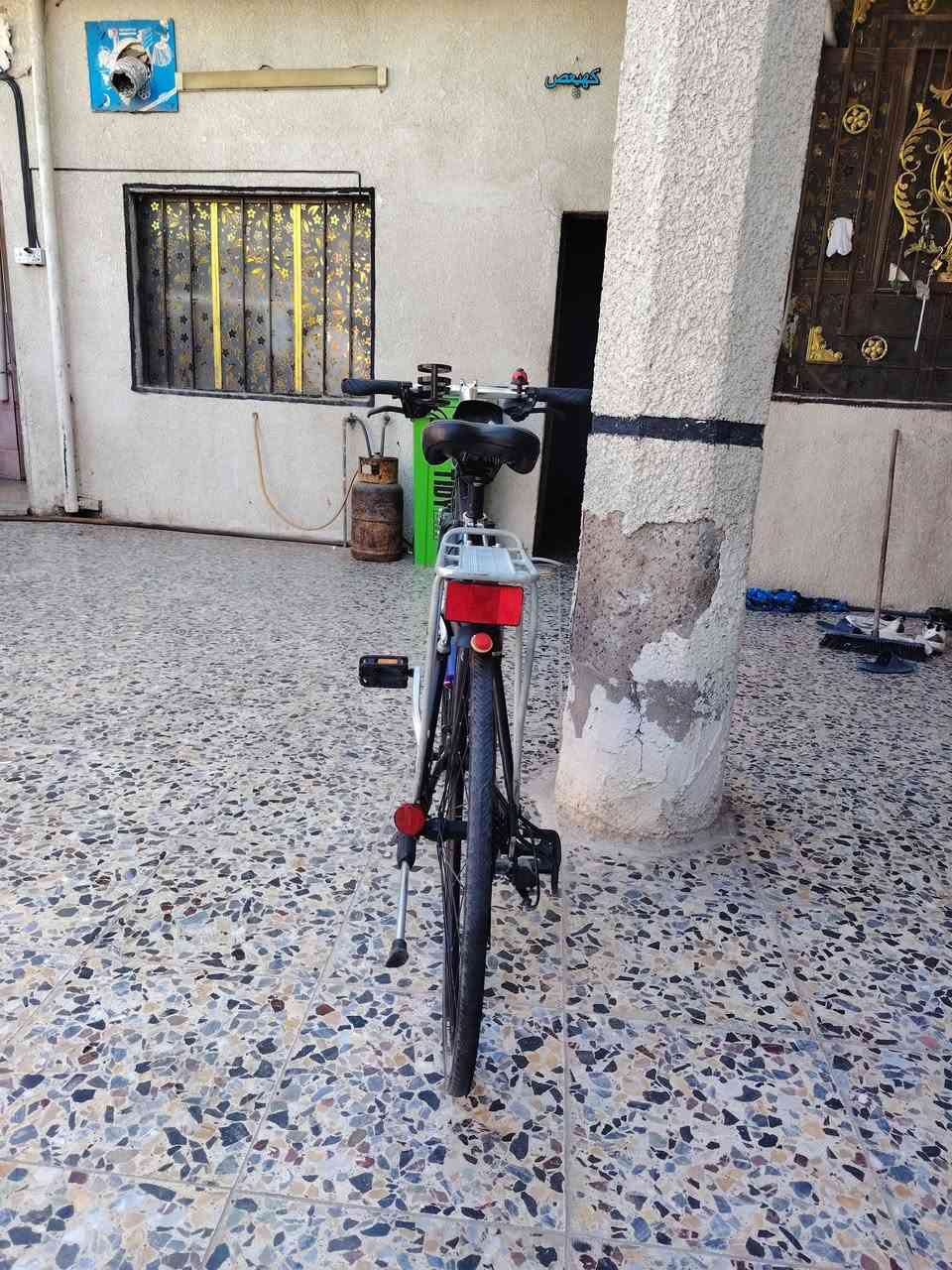 السلام عليكم
دراجه ماركة #PRECISION_SPORT  بريزيشن سبورت 2021

 ماركه غنيه عن التعريف صنع امريكي اصلي 🇺🇸

حجم 28 (C700) قياسL لارج لشة عاليه وضخمه

الدراجة فوول المنيوم جدا خفيف ريشه ...لشه مضلع حديث 

لون اسود لامع ميتاليك مطعم بـ ازرق لامع ميتاليك 

سستم شيمانو كامل سيت تورني تي اكس حديث 

#SHIMANO_TOURNEY_TX

بدالات السرعه 8X3 سحب دفع #شاشه حديث 

بريكات سستم TEKTRO تيكترو متصل سلس جدا 

وياله زوم طبقتين مختوم بريزيشن سبورت مصمم لتحمل الاوزان 

الثقيله والطسات  تايرات كتان اصليه نقشه ناعمه فوول سلاسه  

ستيرن رياضي مختوم ختم الشركه ...لايت امامي داينمو مختوم  SHIMANO

🔴الدراجه جديده بمعنى الكلمه بالنايلون
 
🔴الدراجه قطعه مال حاويه غير مستخدمه داخل العراق 
     الدراجه مابيها برغي مبدل على وضع الشركه بلاد ليبل 
     واحد ختم واحد...ما بيها اي نقص كامله وجاهززه 100٪ بغداد بوب الشام  السعر 250
رقم الهاتف ***********
