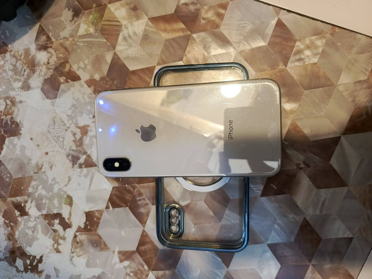 سلام عليكم ايفون Xعادي ذاكره 256
بطاريه مبدله اصليه شرط مال جهاز ثاني 100
الجهاز كفاله نضافه 100/90 كلش حلو واي فاي سيمكارت 
سعره 150الف قفل بغداد البياع ***********
