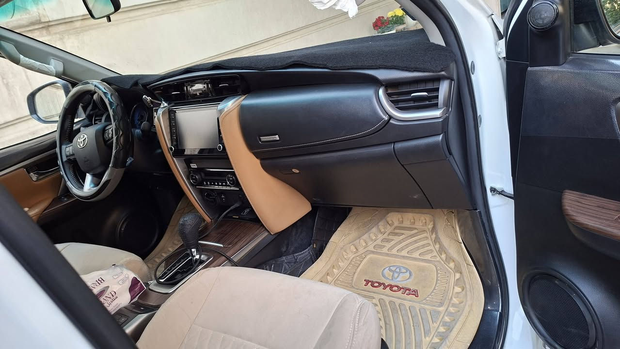 فورتشنر 2023 جديدة رقم بغداد باسمي
فووول مواصفات ( 🚘)
اربعة سلندر / بصمة اصلية / فور ويل / قفل دفلوك / حساسات امامية و خلفية / كاميرا خلفية اصلي/شاشه حجم كبير / صاجات داخلية / تبريد بيانو / شفتات ستيرن / مري شفط / ثلاجة / انارة داخلية / تبريد 3 قطع / شحن واير لس / بروجكترات امامية اصلية/  حماله بالقماره  / بطانة بنيد / تراييش نيكل بالبوب والصندوق / كل هذه المواصفات فقط بالموديلات الفول ..السياره مكفوله حتى من الشخط واخت الزيرو بعدها بفابلون  الشركه والكشنات مغلفه شامو الاصلي مال فورتشنر .. السياره ماشيه  (11 ) الف كم فقط .. السعر 32 الف دولار  وبي مجال.. علما مشتريها زيرو  بسعر 36 .. مكان السياره بغداد حي العدل شارع القاده الاتصال على دكتور حسن ***********
واسف على الاطاله .
