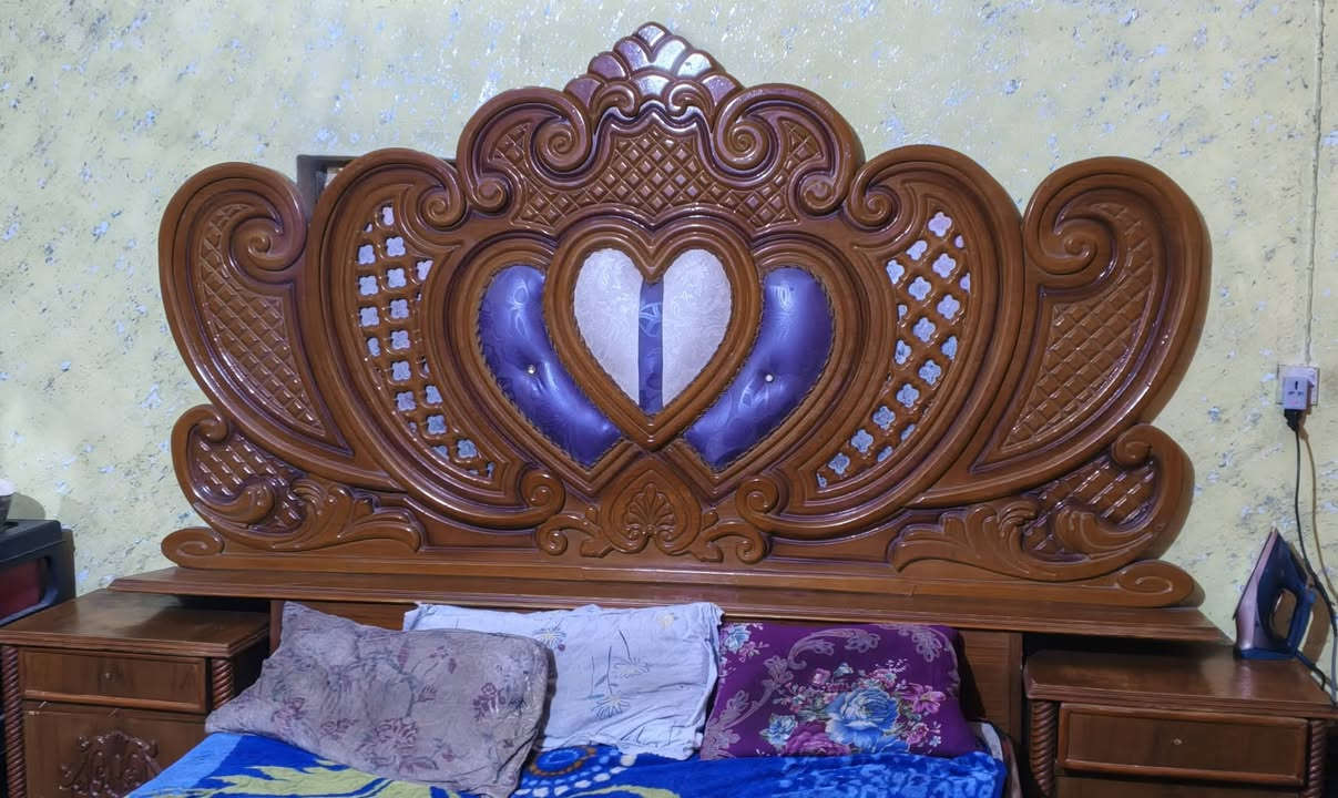 غرفة نوم مستعمل نضيفه تفصال نجار عراقي البيع متكون من 6قطع العنوان بصره أبو الخصيب الاتصال *********** بيه واتساب والسعر 700الف
