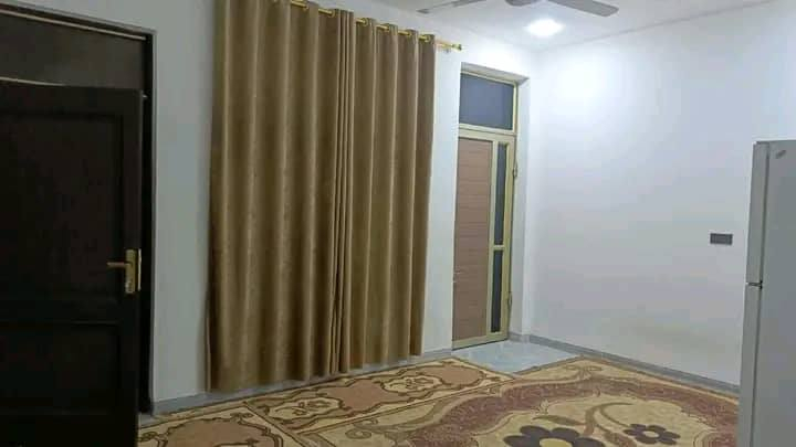 ♢دارحديث على ساحة بالسفحة♢
♢ رقم الإعلان {47}♢
------------------------------
♢المنطقة:: السفحة الثانية
♢نوع العقار:: دار سكن
♢المساحة:: 200م
♢الوجه:: 10م
♢النزال:: 20م
♢عرض الشارع:: 20م على ساحة
♢سنة البناء:: حديث
♢تفاصيل البناء:: طابق واحد
♢طابق أول يتكون من:: استقبال  وهول ومطبخ بارد وحار وغرفة نوم عدد(2) وبيتونة 
♢أقرب نقطة دالة:: نزلة الوائلي
------------------------------
👈🏻 اكتب <تم>  ليصلك السعر
ولمزيد من التفاصيل يرجى مراسلة بريد الصفحة خاص

👈أو زياره مقرنا الكائن في: [حي الحوراء] 
      [شارع سيد يعقوب أو شارع المواكب]          

#دارسكن #مشتمل #قطعة_أرض
 #حي_الحوراء_الثانية


**إذا كنت صاحب هذا الإعلان وتريد حذفه لأي سبب، رجاءا أرسل رسالة إلى الدعم الفني**