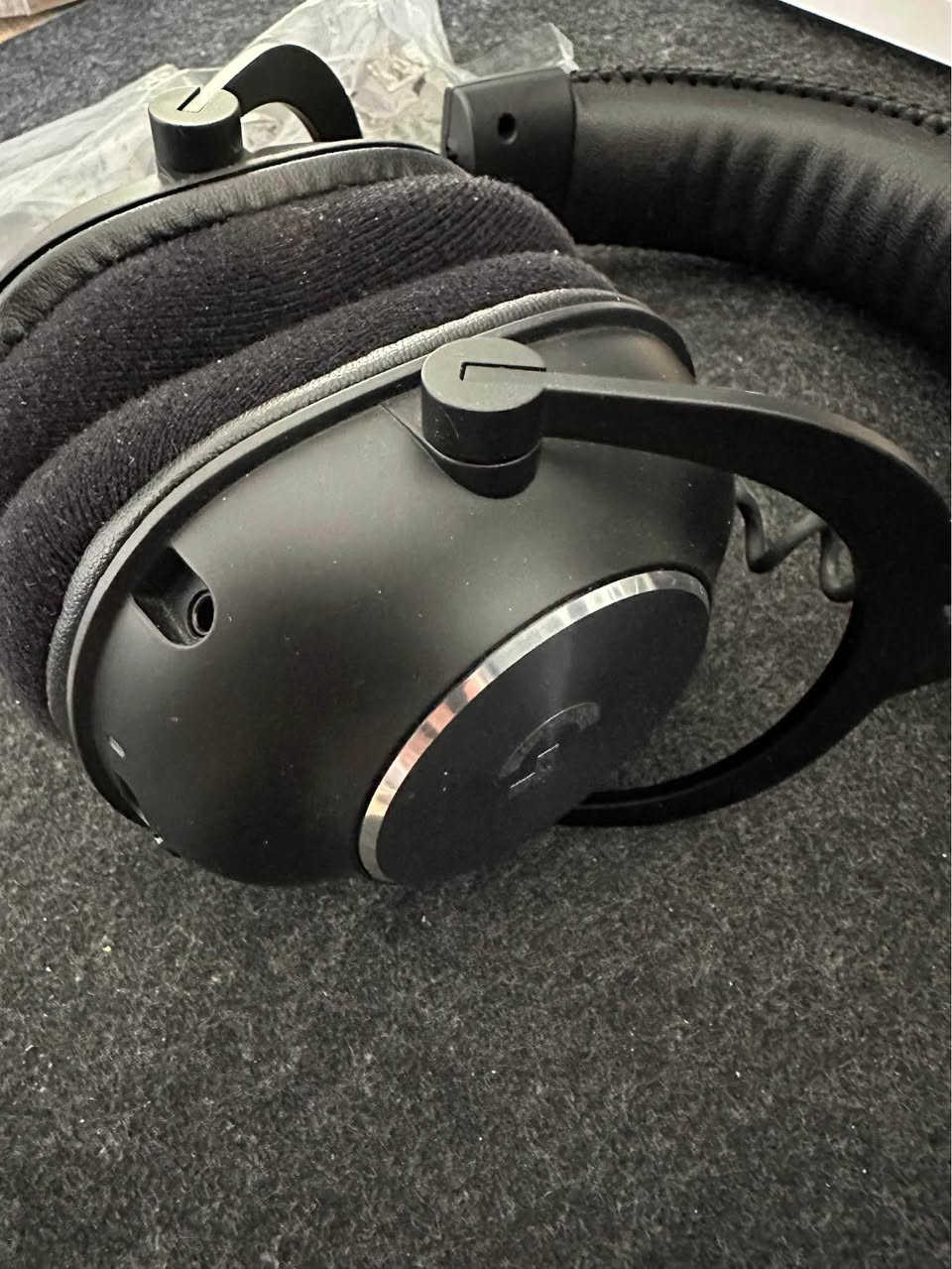 logitech g pro x headset 
نظيفة اغراض كاملة شرط الفحص أربيل, العراق


**إذا كنت صاحب هذا الإعلان وتريد حذفه لأي سبب، رجاءا أرسل رسالة إلى الدعم الفني**