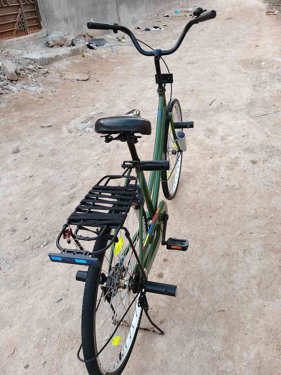 سلام عليكم بايسكل شركه BD مديل 2021 بايسكل نضيف 100/90 دسك صفاره السعر 130 وبي مجال للشرايه العنوان بصره شط العرب الجزيره الكباسي الصغير واتساب ***********
