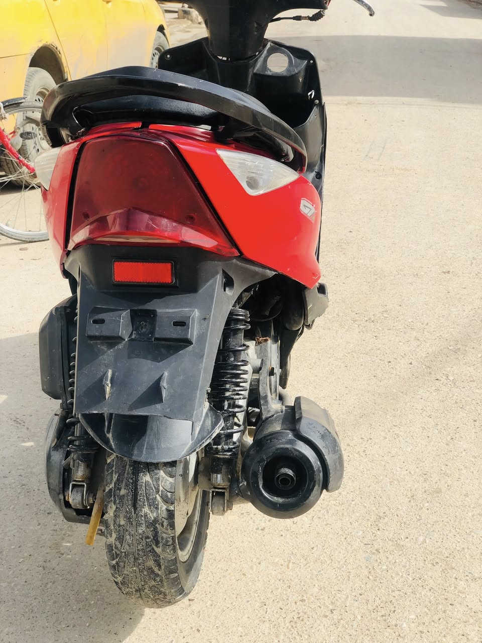 السلام عليكم دراجه سلف جيتي ار سلف مكينه ناعمه لا نضوح لا تنقيص ولا تبخير اريد امراوس  اب ايراني  او ابيع السعر 200وبيهه مجال اكفل سرقه وعشارين وهاذه الرقم بي واتساب (***********)
