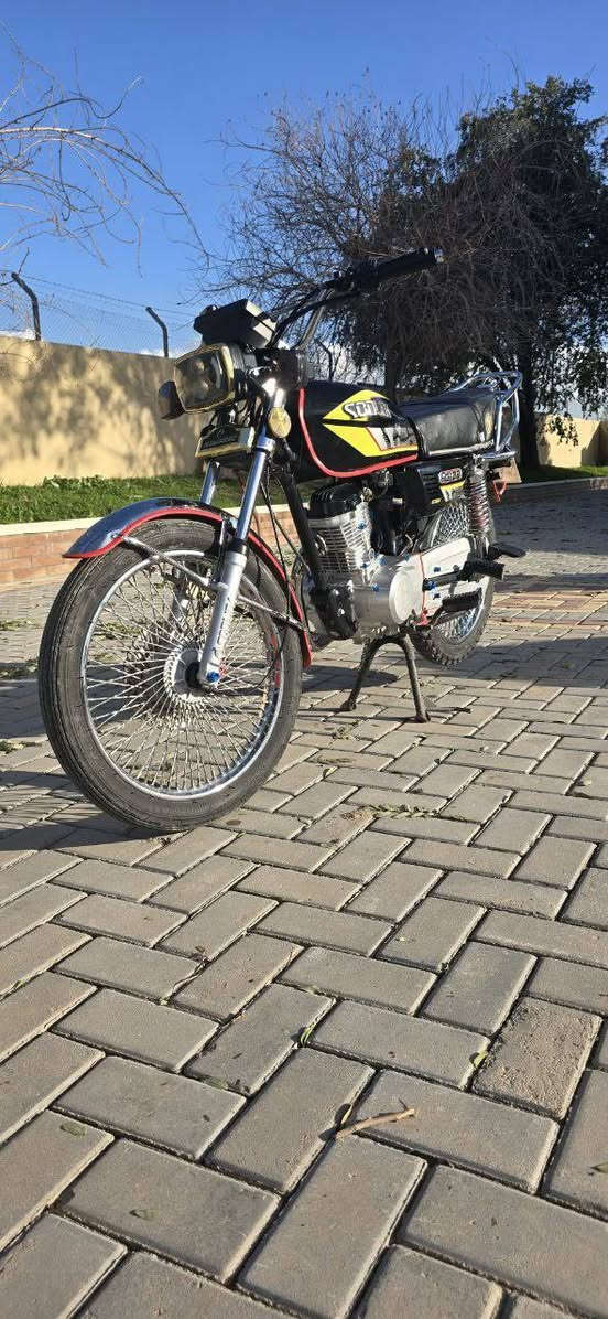 السلام عليكم دراجه سولنك موديل 24 اوراق محرك ما مفتوح كهربيات كله شقاله مكاني بين كلار وخانقين سعر 580وبيه مجال بسيط. شراي اتصل ***********
