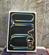 ايباد ١١ برو • ٢٥٦ • اسود