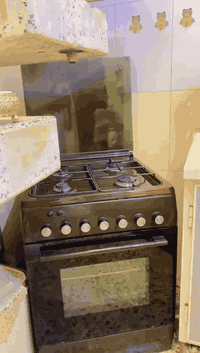 سلام عليكم للبيع كاونتر سنك نضيف جدا مع طباخ نضيف جدا السعر (100بيهن مجال تواصل ***********
