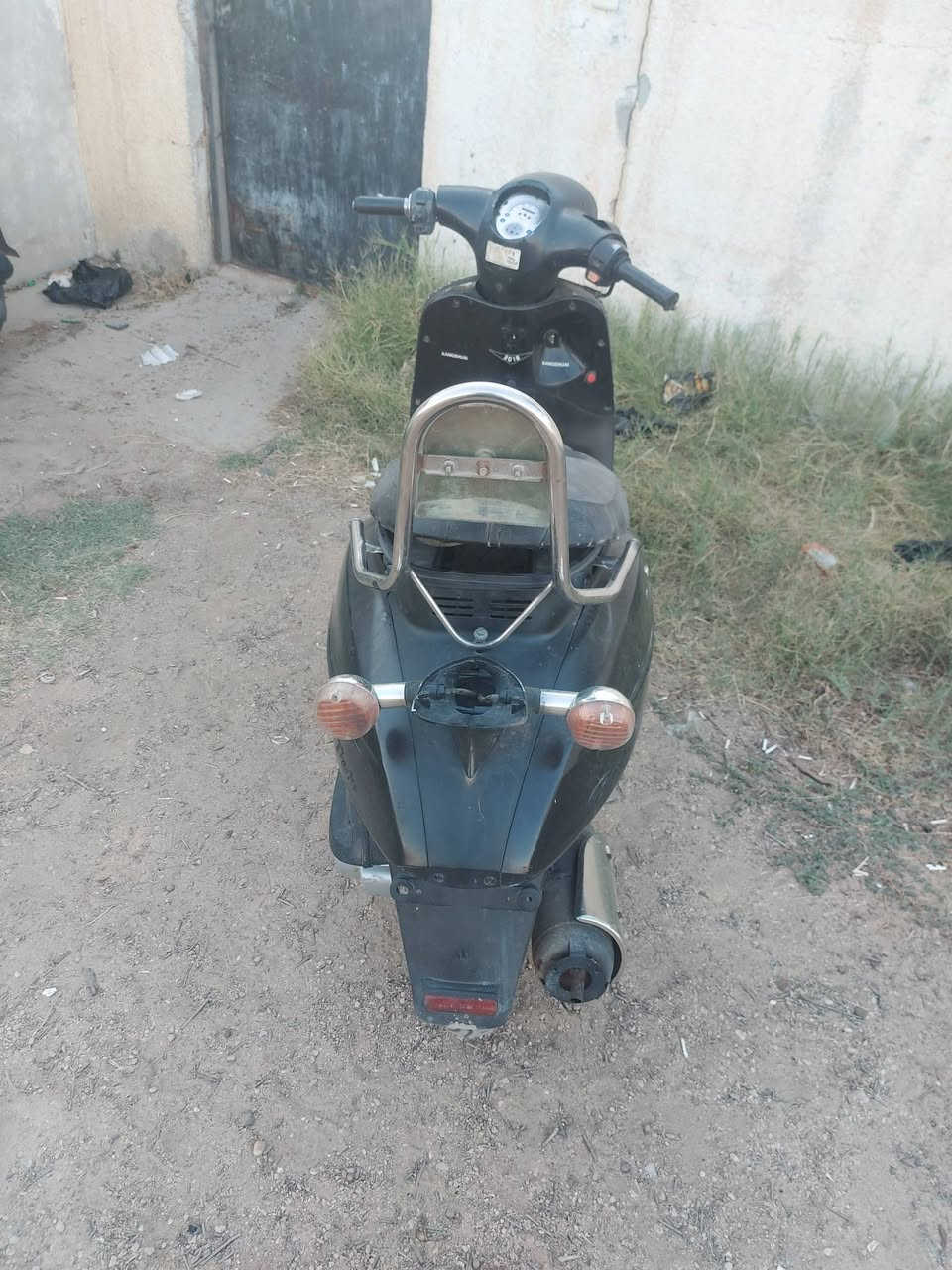 للبيع دراجه كلاسيك شغاله السعر 225 وبيها مجال للتواصل على الرقم ***********
