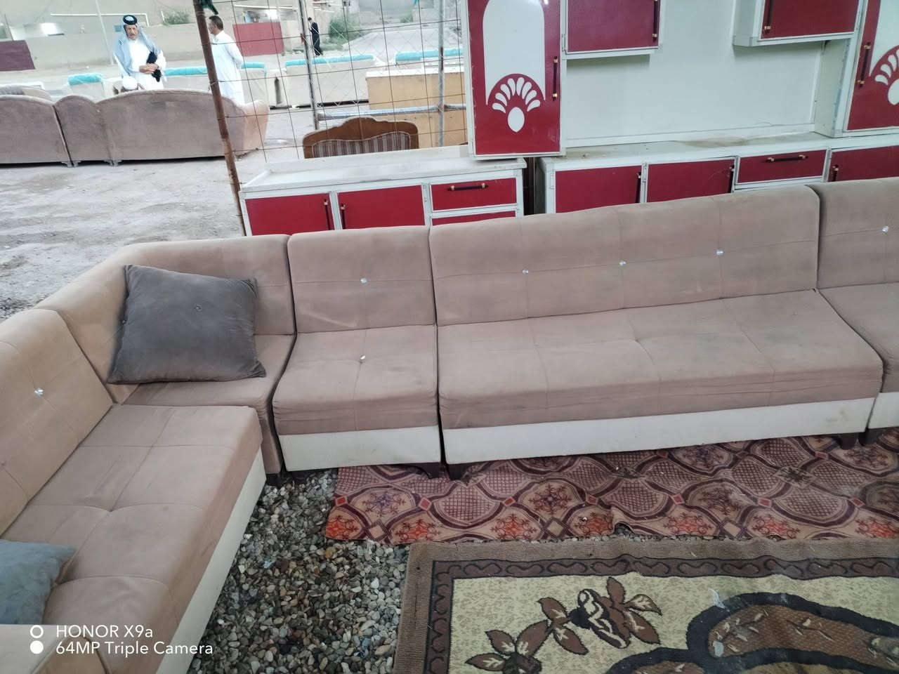 معرض آل سرحان /الصويره شارع المطار قرب مدرسه زهير ***********
