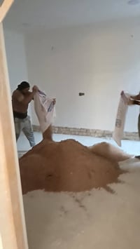 كادر عمل تصعيد كافة مواد البناء على ظهر متواجد بغداد متفرق 07809743999