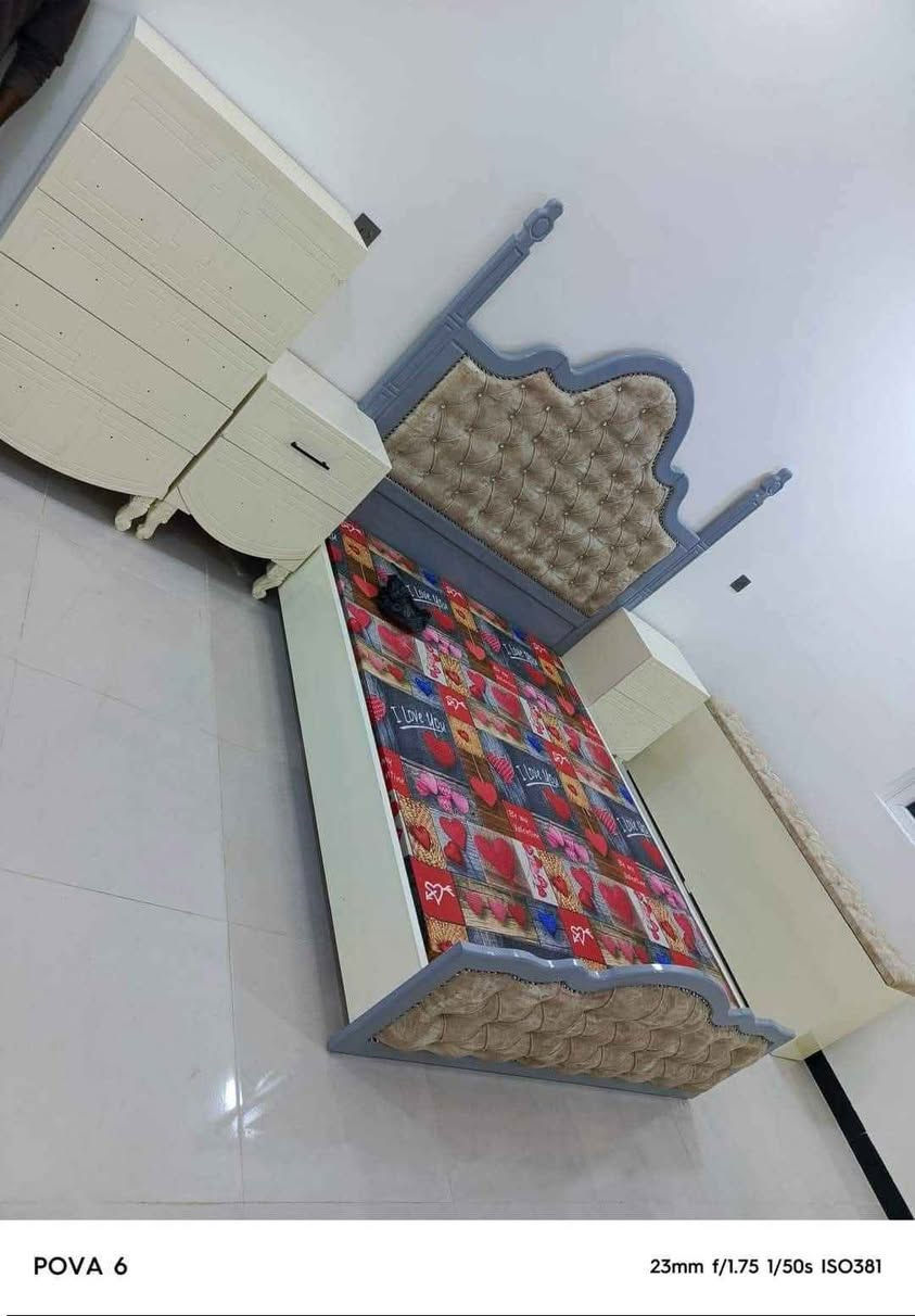 غرف نوم شغل درجه اولى موديل تركي يوجد لدينا أحدث الموديلات مكان المعمل بابل السياحي التواصل خاص أو واتساب او الاتصال *********** حلة, بابل
