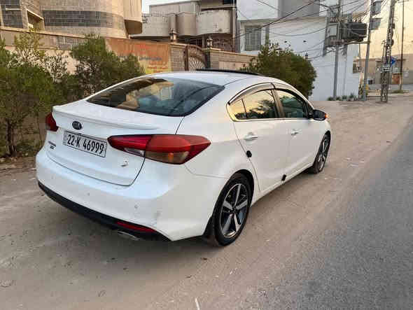 سلام عليكم من رخصت الادمن المحترم 
سيراتو خليجي مديل ١٧ مكينه ٢٠٠٠ 
فول موصفات سونر بل نشر سياره جاهزه 
تحويل أو وكاله عليه ماشيه ١٢٩ 
كير مكينه صدر تبريد كله جديد 
مكان سياره بغداد شعب 
السعر١٥٢ مجال بصيط 
***********
