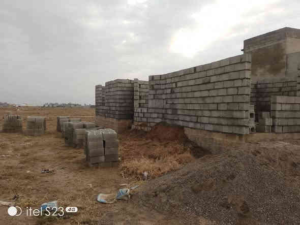 🟥هيكل للبيع بسعر مناسب جدا 
🟥مساحة 250 متر ٣ غرف نوم وهول وربعة ومطبخ وحمام 
🟥الحويجة العيثات قرب المنتزة يبعد عن الشارع العام بحدود 50 متر فقط يعني ع شارع الرئيسي 
🟥خدمات كاملة ماء كهرباء
------------------------------ 
🟥🟥السعر المطلوب 11 مليون بي مجال مستعجل ع بيع
------------------------------
للاستفسار:
***********
