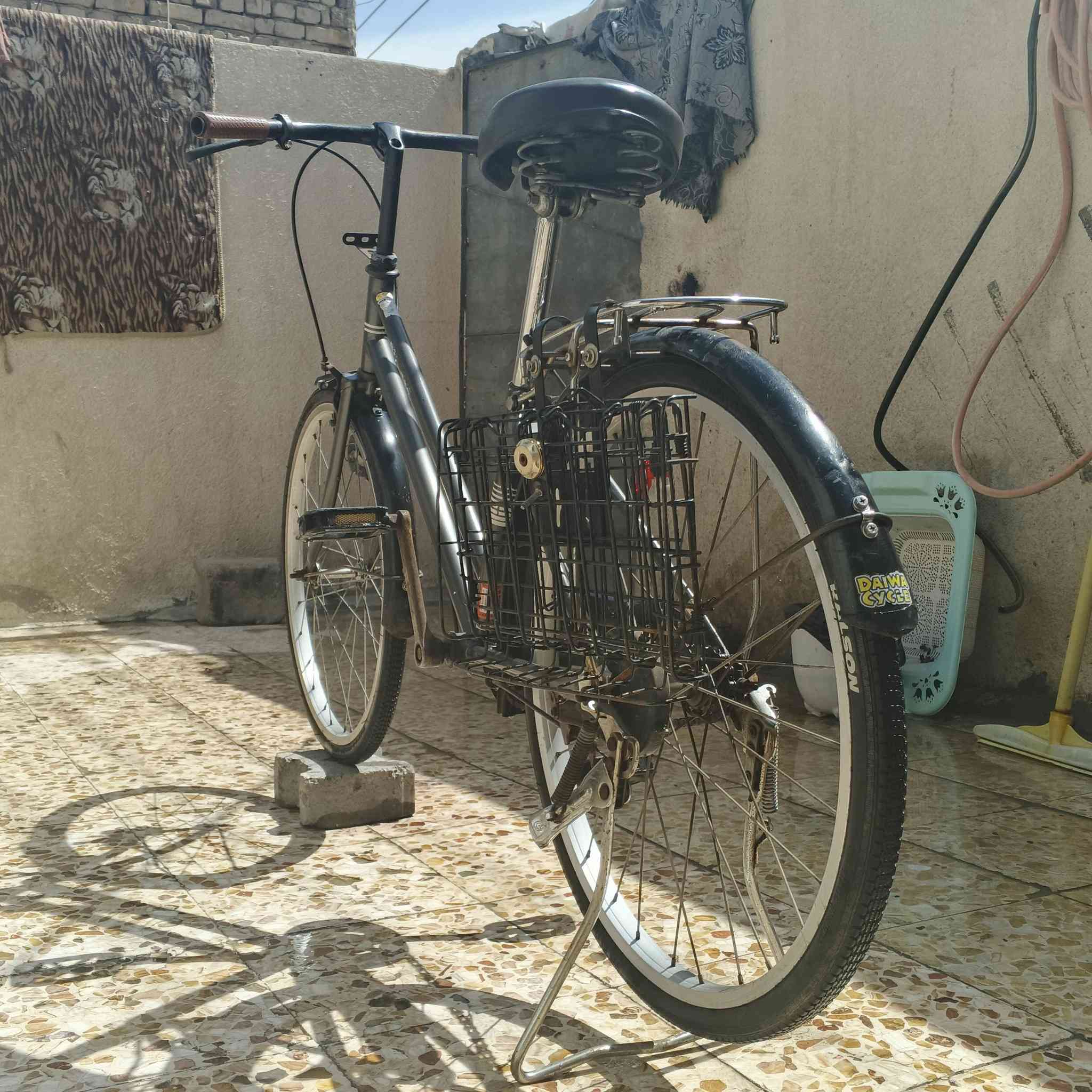 سلام عليكم ورحمه الله وبركاته
اخوان بايسكلك سياحي للبيع صناعه ياباني  
بايسكلك نضيف وحلو تعال وتفحص بعينك
سعر ٨٥ وبيه مجال الشراي جاد ويدلل  مكان بصره جمعه اسكان مواني 
واتساب ***********
