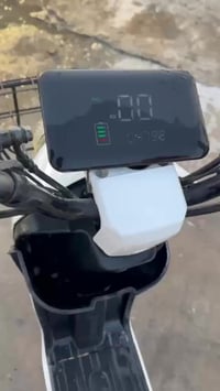 ⭕ للبيع دراجة شحن مثل ما موضح بالصورة  السعر 400 وبيها مجال   ⭕ مكلف ب...