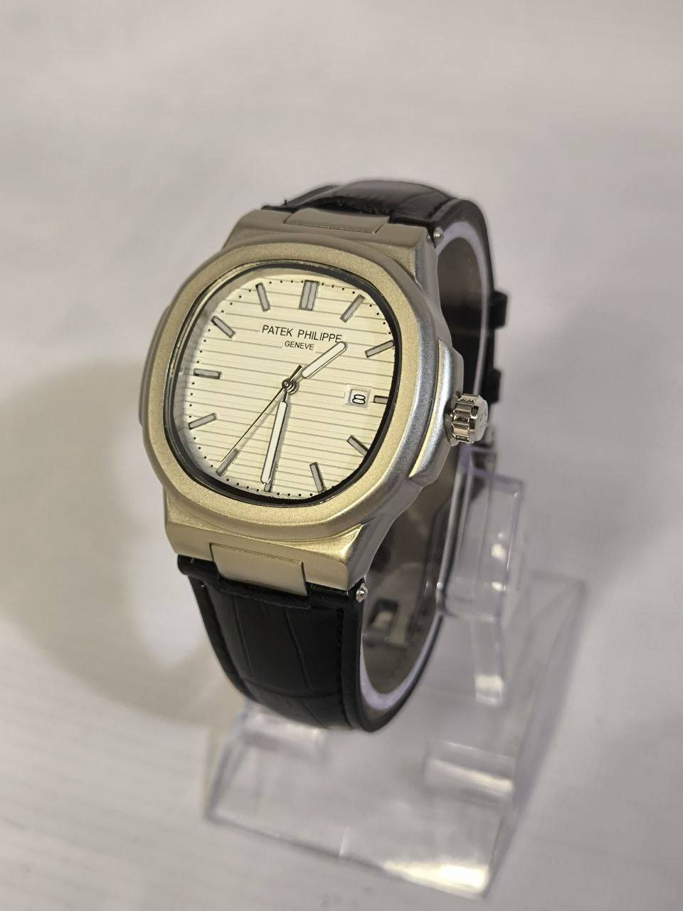 باتك فلبPatek Philippe

تحفه فنيه تتخطى مفهوم الوقت 
الميناءمميز بدزاين عصري 
زجاج زفير مقاوم للخدش 
منفذ تاريخ شهري
الهيكل مصنوع من التيتانيوم 
مختمة من كل مكان
اميال لامينوس 
مقاومة ماء وغبار 
سير مصنوع من الجلد الطبيعي 
قفل فراشة اصلي

ملاحظة متوفره قطعة واحده فقط 
السعر :- 28 الف ع اول تم 
للحجز والاستفسار يرجى الاعتماد خاص


**إذا كنت صاحب هذا الإعلان وتريد حذفه لأي سبب، رجاءا أرسل رسالة إلى الدعم الفني**