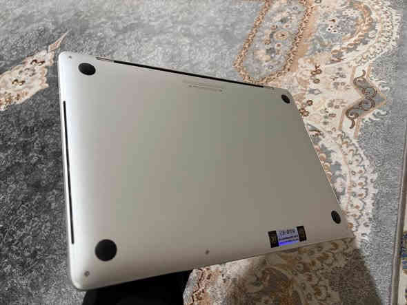 Only answer whatsapp
Macbook pro 2020 
Corei5
Latest os
Super clean !!
Only 519$
512ssd
16gb ram
Original charger
Whatsapp *********** رانية
