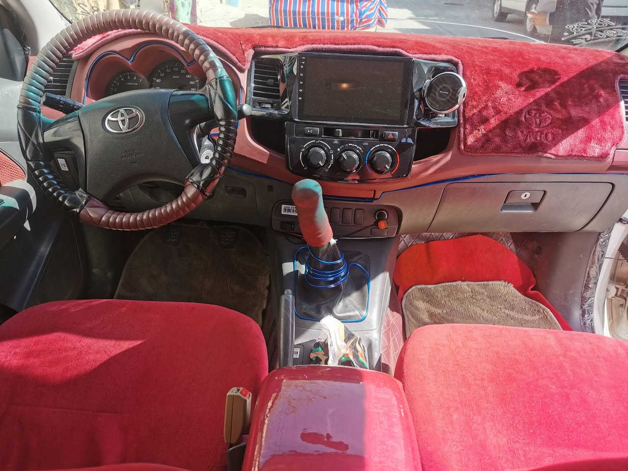سلام عليك برایانی ئازیز
Toyota hilux 2013
 بۆ فرۆشتن، وەک لە وێنەکەدا دیارە،ئەو دوو پارچەیەی پێوەیە (بۆنیت و چەمەلەغی لای سەکن) پارچە ڕەشە

بەهۆی دەعمەوە گۆڕاوە کەمێک بەطانەی لای سەکنی گرتووە بەڵام زۆر کەمە

255 هەزار ڕۆیشتووە ،تەنها سەرقەباغی مەکینە کراوەتەوە
گێڕ و مەکینە و ئەکسل بەشەرت یەک دینار مەسرەفی تیا نیە
سەنەوی ماوەی 1 ساڵە تازە کراوەتەوە

سعری 155وەرەقە و مەجالێکی کەمی تیایە

ژمارەی خاوەنی ***********
کاکی ئەدمین گیان مەمنونم ❤️😍🌹
