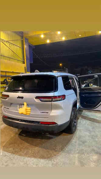 السلام عليكم جيب كراند ٧ 
لمتد السياره فول مواصفات تبريد وتدفئه 
السياره موديل ٢٠٢٣ ماشيه ٢٧ الف مايل 
السياره بانوراما وشاشه خلفيه بلادي 
السياره مرقمه بسمي 
جاملغ وبنيد صبغ 
رايديها ب٣١٥ 

***********
