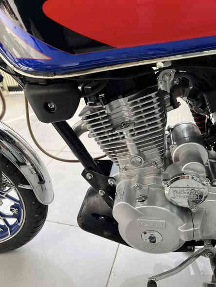 سەلامو علکوم عندی نامی برۆ للبیع منفست موجود 
محرک کپس مودیل ٢٠٢٥  محرک٢٠٠
مکان دارتوو
***********
