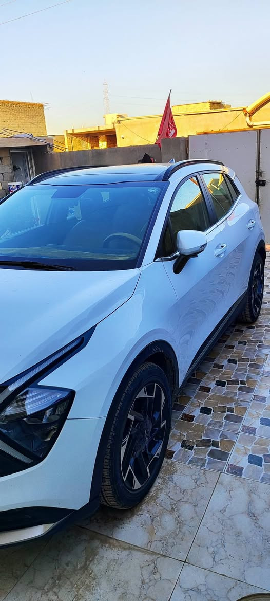 سبورتج 22 فول مواصفات رقم اربيل بأسمي مكفولة من الصبغ والبارد فقط شخط في الباب خلف السائق ماشية 100الف قابل للزيادة تشغيل بصمه وعن بعد مري شفط واشاير بالمري شاشه كار بلي مع بانوراما سقف وباقي المواصفات المعروفه 
مكاني واسط رقم الهاتف *********** 
معروضه 215$
