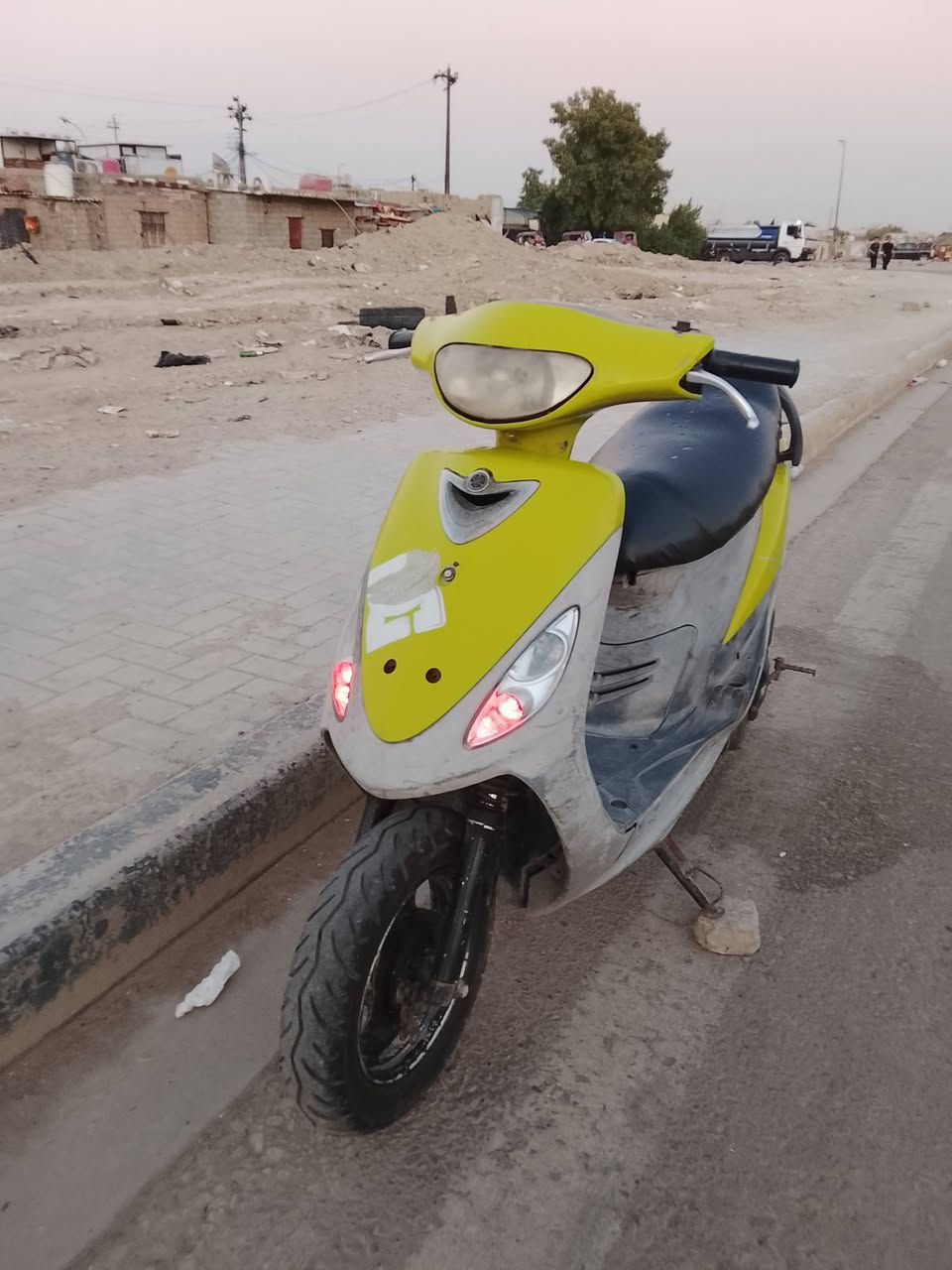 دراجة ماكس قجمه سلف وهندر واشاير وقفال صندوك دراجه نظيفه بس رادله تشحن باتري مكينه مفتوحه مره وحده سعر 500 مكان موفقيه رقمي ***********

