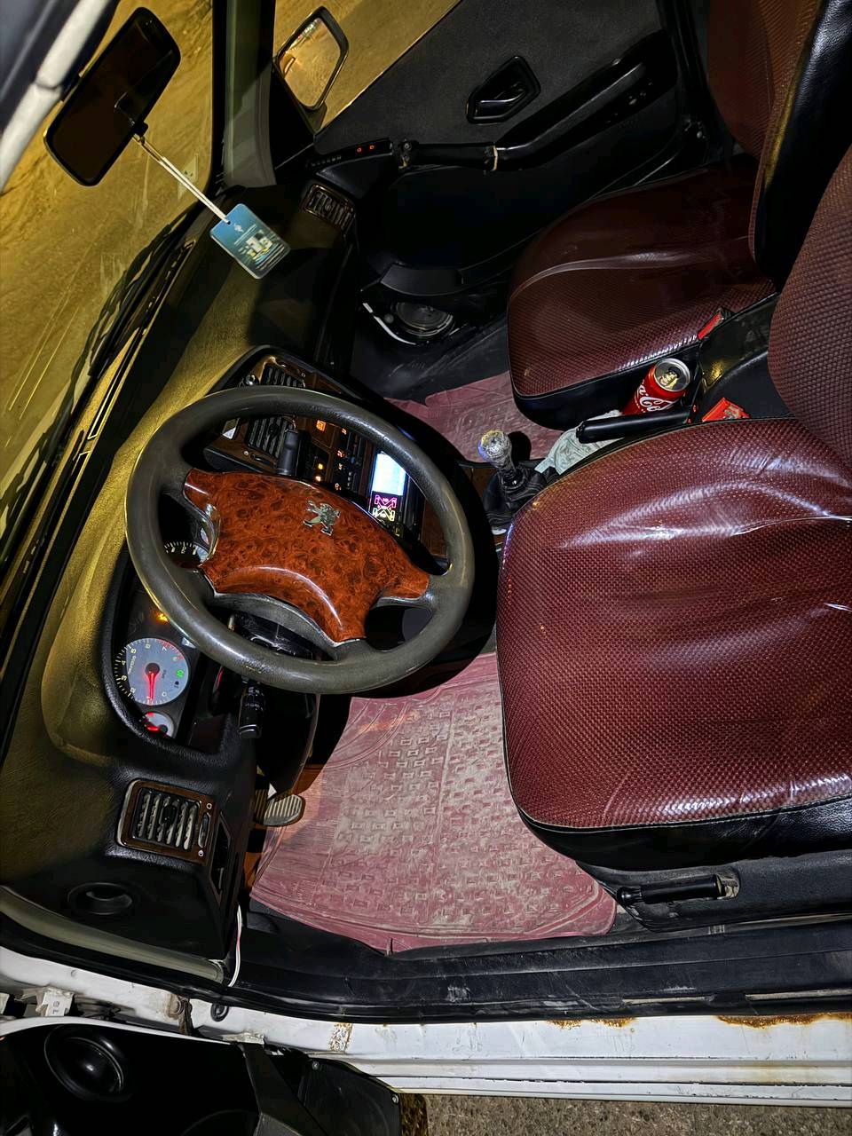 سلام عليكم بيجو بارص مديل 15 السياره مكفوله بيهه بس الجاملغ الكدام ولباقي كفاله كير محرك حداديه تبريد خير من الله رقمهه نجف انكليزي السياره نصبتهه احله من صوره السياره جديده السعر 50 وبيهه مجال مكاني نجف ***********