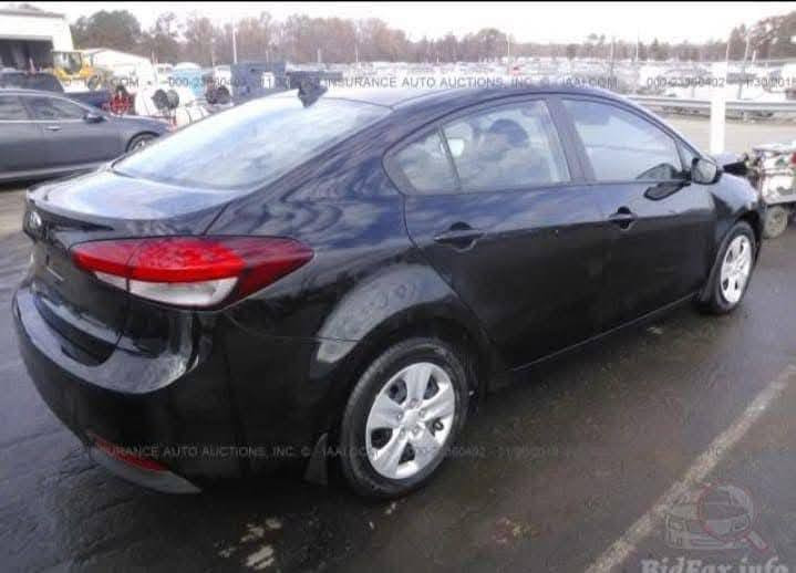 السلام عليكم النضيف يابه

 فورتي للبيع موديل 17
حادث جاملغ وبنيد فقط حادث أمريكا بل عراق مابيه شي 
مكينه 2000 دوش 
كير AT المرغوب 
مواصفات 
شاشه بلاديه 
تحكمات ستيرن 
جرس إنذار 120 
مانع انزلاق 
السعر؟ 
للاستفسار ***********
