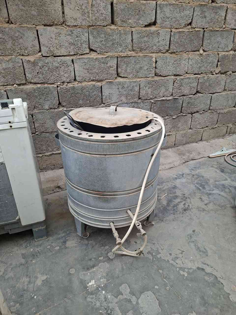 خزان ماء تانكي ١٠٠٠ لتر + تنور حديد + جرباية اطفال للبيع الاسعار
التانكي سعره ٥٠ 

الجرباية ١٥
***********
التنور ٥٠
