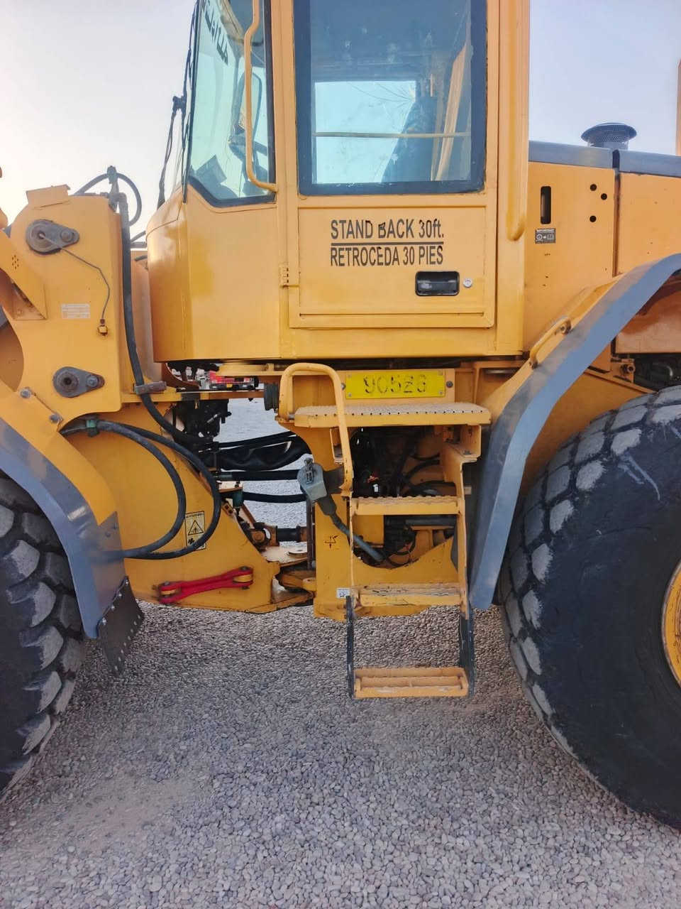 سلام عليكم للبيع شفل فالفو انجكتر شبح موديل 2003 رقم سليمانيه باسمي وشرط التحويل سنويته جديده جاهز مابيه كل نقص يرهم مراوس بسياره صغيره او تريله مكاني كركوك للاستفسار ***********
