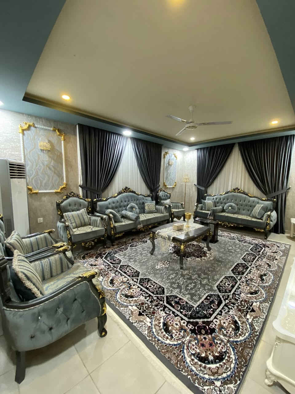 دار للبيع في مجمع بيتي الزون الأول المساحه 260 متر بالقرب من المدارس والخدمات مقابيل منتزه شارع 15 متر للاستفسار الاتصال على هذا الرقم ***********
