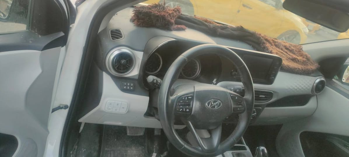 هونداي i10
للبيع او مراوس حسب القناعه
محرك 3/ 1200
شرط بانزين عادي وفول اقتصاديه
موديل 2023 ممشاها 16الف ك يعني زيروو. حساسات امامي خلفي 
كامره شاشه تدعم ابل كار بلي 
تحكم ستيرن تحديد مسار 
كير اوتو +توماتيك
سياره لونين وبعد بيها مواصفات 
حادثها 1جاملج اليسار من امريكا وشوية ملاحضات بسيطه + بيها كوبون 
سعر 110 وبيها مجال قليل
***********
