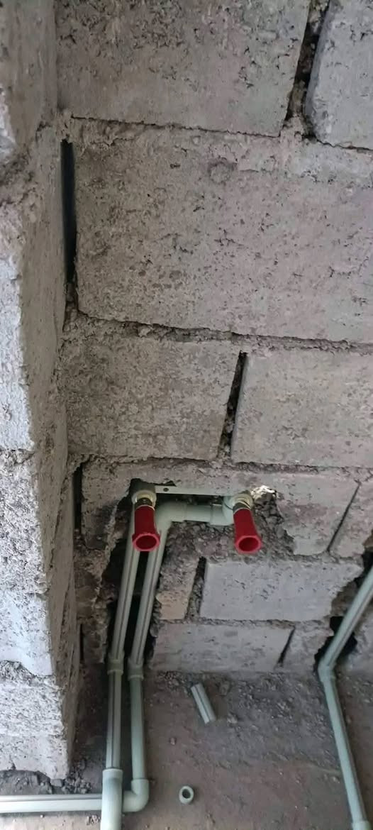 تم بحمدلله اكمال بيت ١٥٠ متر في طريق بغداد تأسيس 
ماء ومجاري 
وتشطيف منزل
للاتصال ***********
