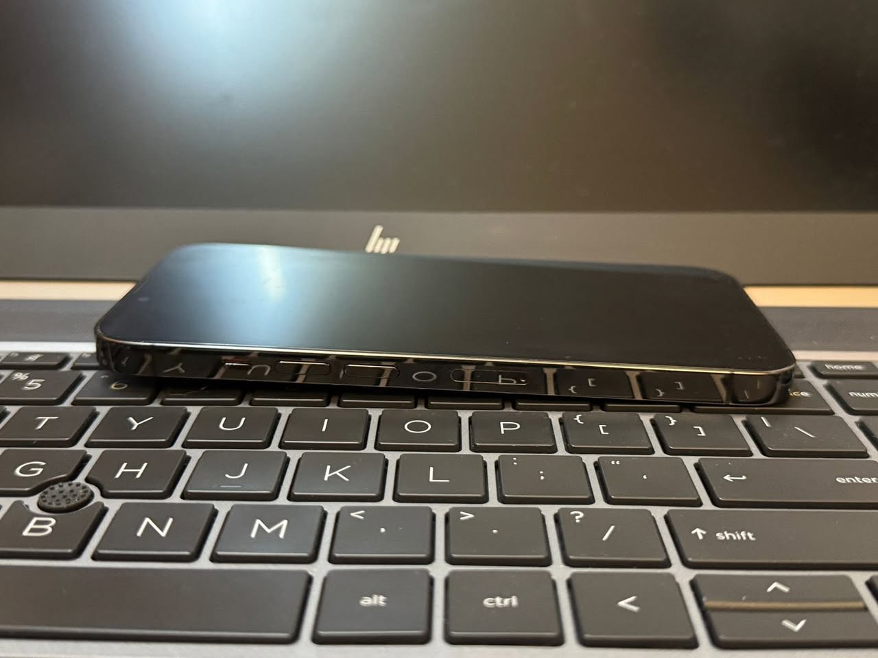 IPhone 13 Pro
عربي
ايفون ١٣ برو
لون الگرافايت (الرصاصي)
بطارية ٧٦٪؜
شاشة بلادي بدون خدش
بطارية بلادي 
معاه ٣ كڤرات
العنوان داخل اربيل ويوجد توصيل داخل المدينة فقط
***********

كوردي
ئايفۆن ١٣ پڕۆ
رەنگی گڕافایت (ڕەصاصی)
پاتری ٧٦٪ 
شاشە و پشتی خاوێن 
پاتری بیلادی
٣ کەڤەری لەگەڵ دێتن
ناونیشان ناو هەولێر و گویاندنیش هەیە تەنها بۆ ناوشار
