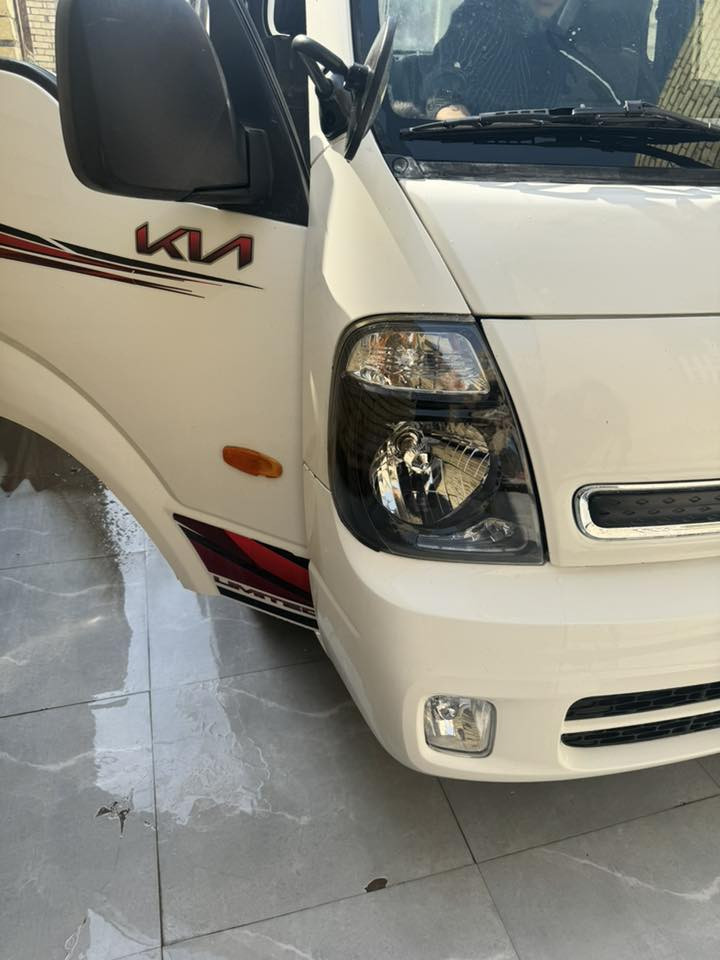 سلام عليكم سياره كيه مسكر  سيلاين للبيع سياره نضيفه كلش  موديل 2011 اصل وضع الشركه كير ومحرك مامفتوح برغي  بعده دهن الشركه بيهه كشر  كلش نضيف غرفتهه نضيفه  السياره أدوات لسعر 57$ بيهه مجال قليل  المكان بغداد الاتصال  والاستفسار ع رقم *********** السياره بدون رقم ادوات ادوات
