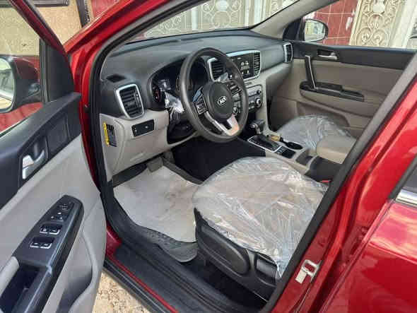 ياالله السلام عليكم كيا سبورتج موديل 2022  وارد أمريكي مواصفات داخل بيجي كامره لأدار ويل كب تحكمات استيرن حادثه جاملغ تبديل فقط بدون أرباك صور الحادث بلمنشور علما ان السياره بدون أرباك ماشيه 37 الف رقم بغداد باسمي   سونر سياره بل منشور السعر177 ورقه بيه مجال بسيط مكان السياره بغداد الاتصال على هذا الرقم ***********
