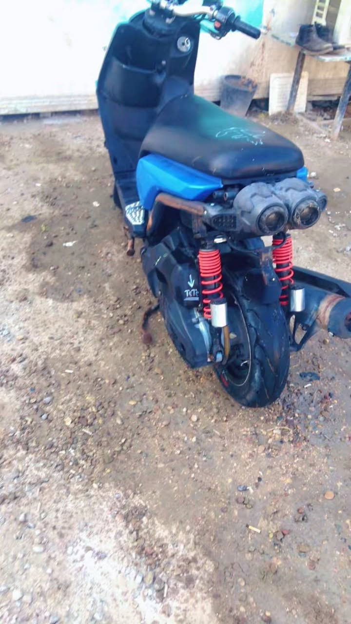 سلام عليكم سكنس جبلي الدراجة خير من اللة مكينة كفالة  نقوصات مبينة بصورة ***********  تصل
