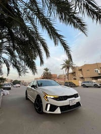 للبيع او مراوس حسب القناعه اسم السياره: KIA K5  فئة السياره: جيتي لاين...