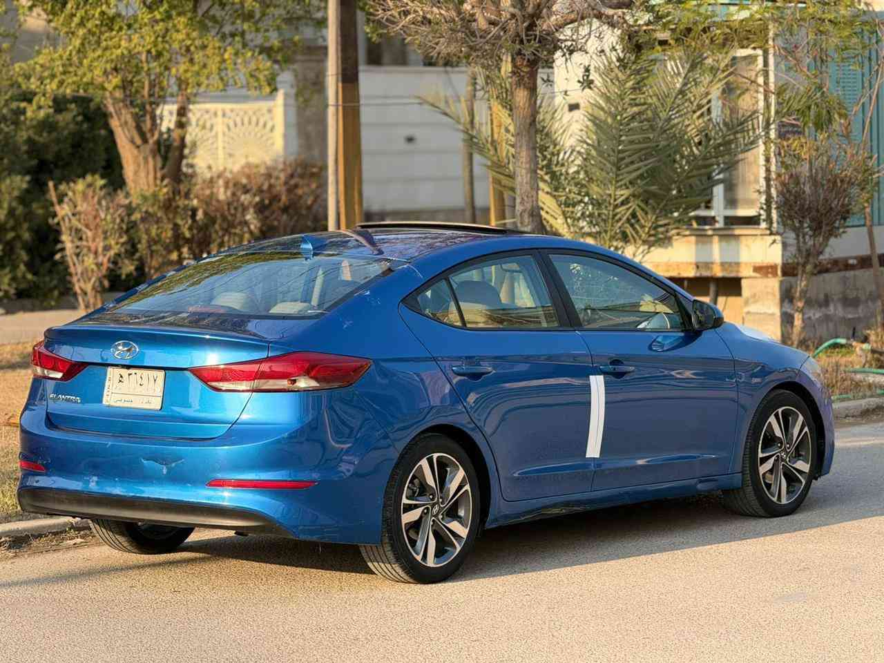 السلام عليكم النترا 2018 وارد امريكي 1/1 بصمه  محرك 2000 دوش ماشيه 76 صور الحادث الضربه جدا قليل لشاصي والغد السعر 115 الهاتف ***********
