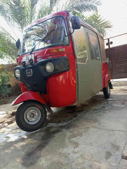 سلام عليكم تكتك للبيع موديل 18 مرقمة تخم تاير جديد كهربائيات كله تشتغل مكينه مجفته جديد تكتك جاهزه كبل للشارع سعر 4800 بيه مجال بصيط ***********
