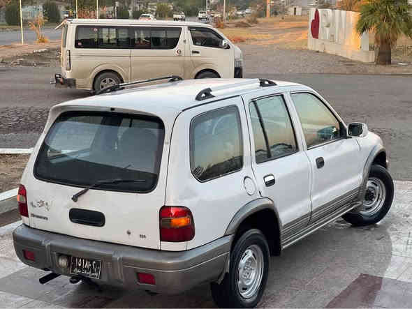 بِسْمِ اللهِ الرَّحْمَنِ الرَّحِيْم

کیا سپۆرتاج 2001.  مەکینە ١٦ بەخ و تەبردی سارد و گەرم ❄️🔥. دەبڵ ئەکسل تەنها قورسەکەی ئیش دەکا 

حلووج ماڵی مەدەنی بەشەرت
دەحامی بۆ دەحامی بە شەرت وبەزەمان 
سەیارەیەکی تا بڵێی نەرم و نۆڵ و خۆشە 

هەتا بڵێی توندو تۆڵە 
گێڕ مەکینە ئەکسل تەقە و ڕەقە بەشەرت 
موس بڕاوە لێدراو وەرگەڕاو بەشەرت 

نوکە دەرزی دەحمی نیە 

کامل گێچەکانی ئیش دەکا 
٤ جام کارەبای 
بەردەرکاو داژبوولی لۆک لۆکە 

٤ تایەی جەبەلی

لایت بەرزی و نزمی فڵچە و چواری و کارەبای کامل بەشەرت

تەنجیل و موکەبەڕەی دەرەجە یەکی لەسەرە 
هەتا کوشنەکانیشی بیلادین 

قفڵ مەرکەزی و تەرتیبات 

گەرمیەکی لەسەرە لە دەرەجە ٢ لەبەری ئیدارە ناکەی دەیکاتە حەمام 

سەیارەکە ماڵی دۆستە. تا بڵێی مەزبووت و جوانە 

لەخزمەتان دام سحرێکی وام داناوە خوار هەموو بازاڕ. و دەستی دوو 
 شوێنمان ڕانیەیە لە خزمەتت هەموو لایەک داین 

قفڵ قفڵی ١٨$ گەڵایە ماڵی زستان و شاخ و کێو 
ژ.م ***********
*********** رانية
