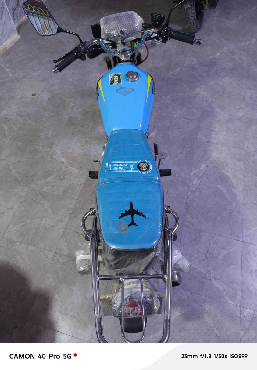 السلام عليكم ورحمة الله وبركاته
للبيع دراجه سيفان سونك الاصلي
دراجه نضيفه برغي🔩 مامفتوح بيه 
بعده على الوكاله وبيدي مطلعه من الوكاله 
محرك مكفول وشلعه ومعدل 
وخير من الله والشراي بي خير ويدلل 
السعر 800 وبيه مجال للشراي 
أوراق📑 
للاستفسار الاتصال على الرقم
***********
المكان. الحله الحمزه الغربي ..
