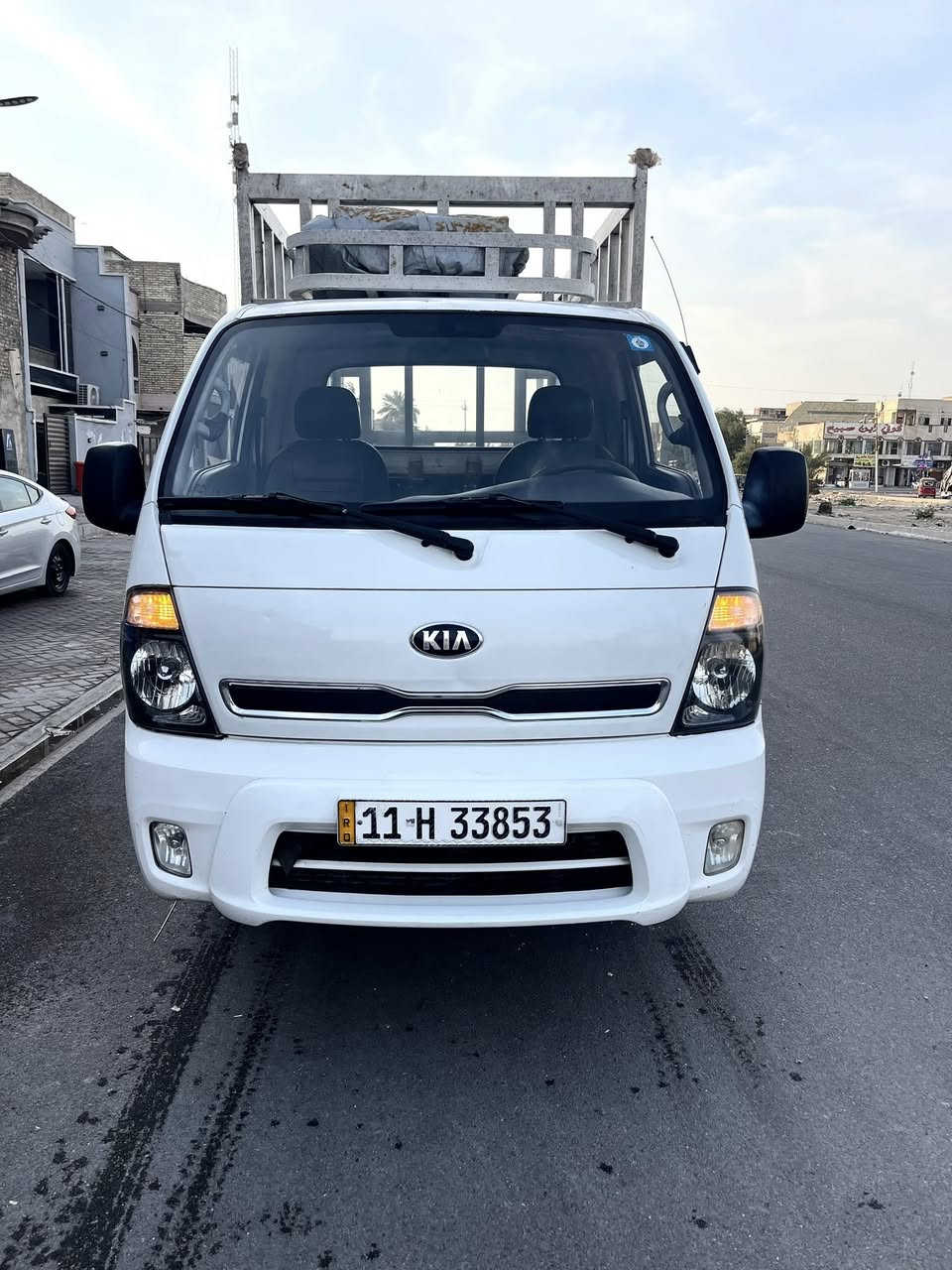 السلام عليكم ورحمة الله وبركاته
كيا فحل
موديل 2015
رقم بغداد
سياره كفاله عامه
تخم تاير جديد
صدر امامي خلفي جديد
سياره جاهزه من كولشي 
مكان السياره بغداد
السعر 135 وبيها مجال 
للاستفسار ***********
