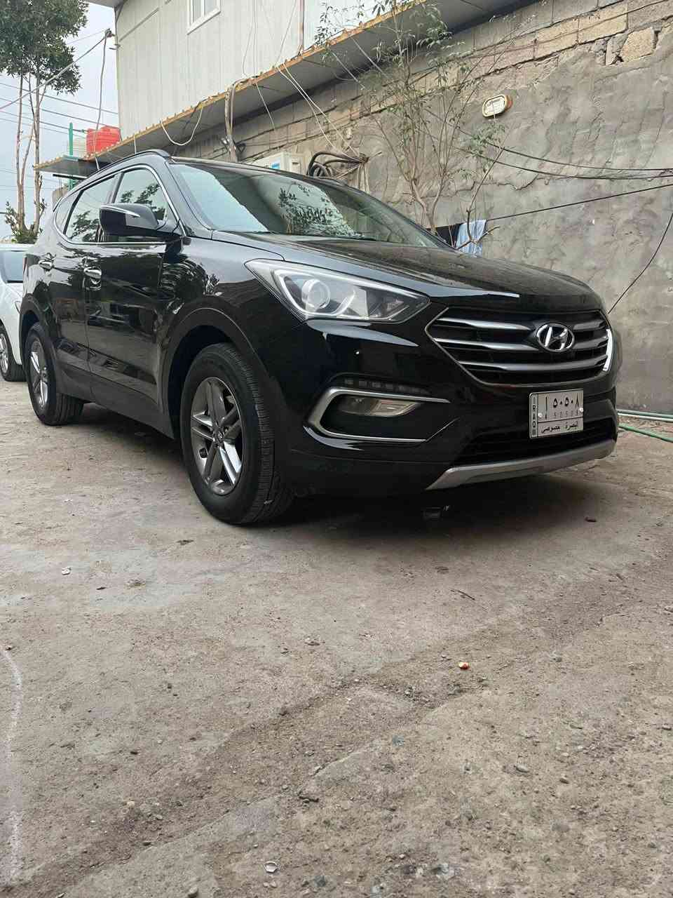 السلام عليكم 
سنتافي موديل ٢٠١٨ 
وارد امريكي حادث بس بنيد فقط والباقي كفالة عامة 
رقم بصرة مميز معوقين وصايرة حرة تحويل ثاني يوم 
مكينة ٤ سلندر 
سيارة فول مواصفات ماعدة فتحة سقف  
لايت زنون يدات كروم 
سيارة جاهزة مكينة كير حدادة تبريد تدفئة 
جديدة كلش سيارة سعر ١٦٠ بيها مجال لشراي 
مكان سيارة بصرة قبلة اتصال هذا رقم *********** البصرة, العراق
