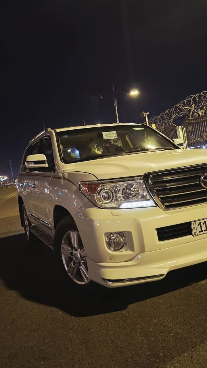 بسم اللّٰه الرحمن الرحيم
سلام عليكم
للبيع  لاند كروز 2015 جديده معنى الكلمه 

((((محرك 6 سلندر )))))) 

ماشيه 104  حقيقي 
 المواصفات بريم معروفه 
٧ راكب
٣ قطع تبريد
تحكم ستيرن
فتحة سلايت روف 
كشنات جلد 
ثلاجة
كامره خلفيه
حساس خلفي  حساس امامي
زراكات مري شفط كهرباء
تخم تاير امامي خلفي
نظام تزحلق نظام نزول منحدرات 
مثبت سرعه دفع رباعي 
وبيها مظومه لايتات عالي وناصي مشدود لها وكلهن أضويه بيض
بصمه تشغيل وابواب بصمه  رقم بغداد تحويل مباشر باسمي السياره كلش حلوه وجديده وجاهزه من كل النواحي كير مكينه صدر تايرات دهن فلاتر بلاد  مسويلها عنايه كامله بالمركز 
بيها بارد جزء بصيط بالباب والدعاميه الاماميه صبغ فقط

السعر420  وبيها مجال بسيط
📞***********
