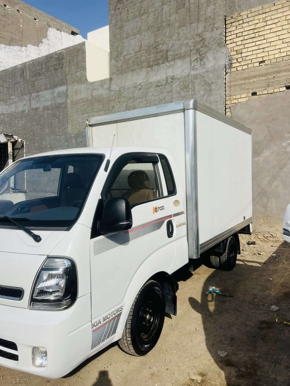 سلام عليكم كيه موديل 20 بوكس البيع ***********
