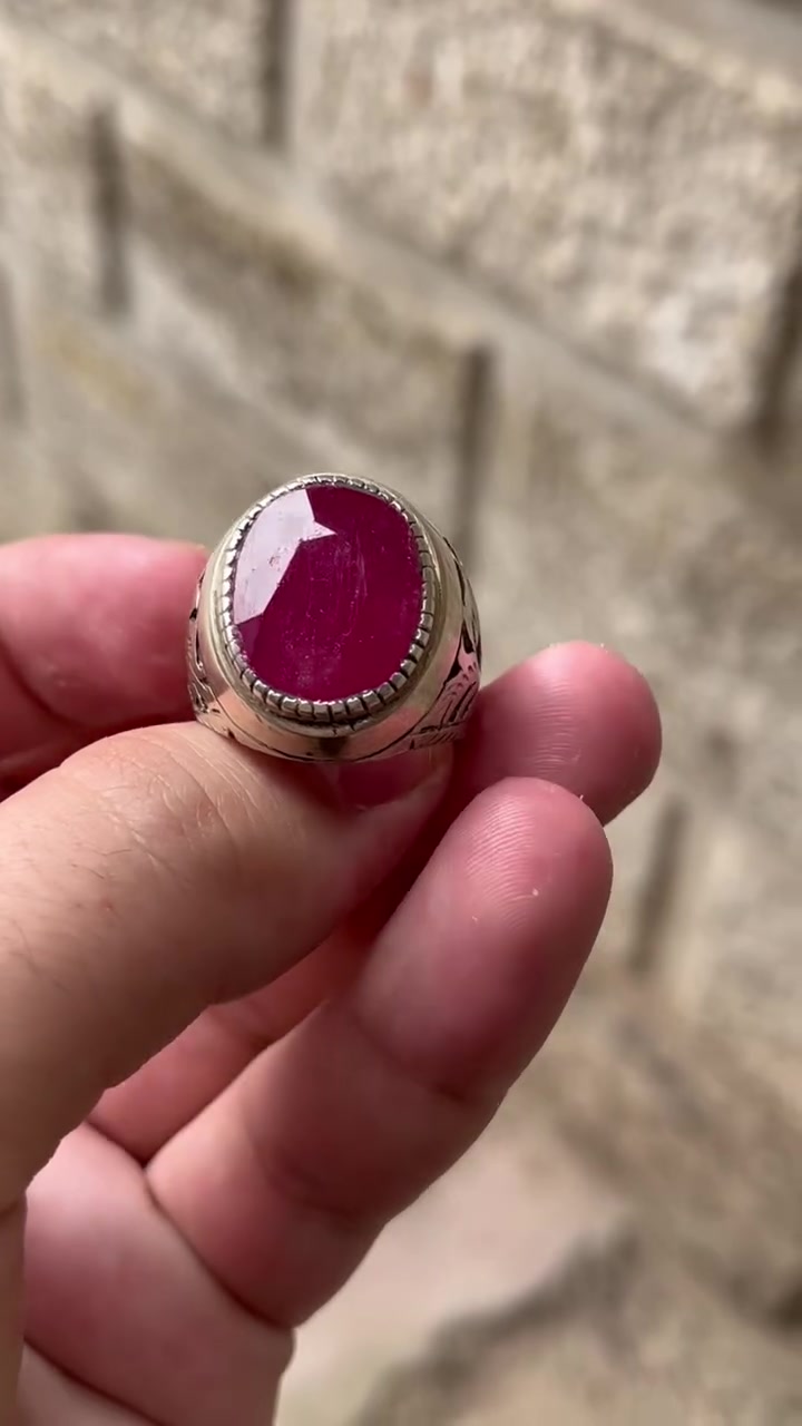 Top Quality Natural African Ruby With Beautiful Design Handmade Faislabadi Ring 
For Order & More Detail
Please Contact Me On 
WhatsApp:00923469053513.


**إذا كنت صاحب هذا الإعلان وتريد حذفه لأي سبب، رجاءا أرسل رسالة إلى الدعم الفني**