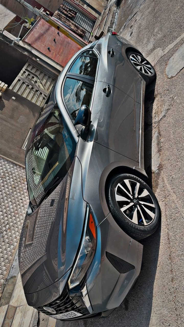 السلام عليكم  

نيسان سنترا 2024 فول مواصفات اعله شي svبلس 
مكفوله من الصبغ والتبديل ماشيه 25 الف كيلو 
1كشنات جلد مع تدفئة مع تدفئة بل ستيرن 
2 4 كامرات 
3 رادارات جانبيه واماميه 
4 فتحه 
5 فول سستم ايرباك 
وبعد بيها هواي مواصفات 
مكاني بغداد ***********
